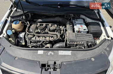 Купе Volkswagen CC / Passat CC 2011 в 