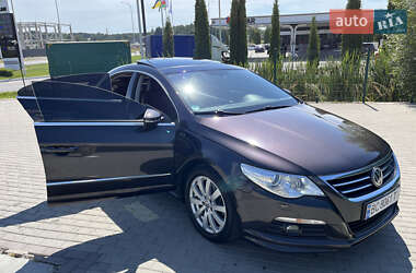 Купе Volkswagen CC / Passat CC 2011 в 