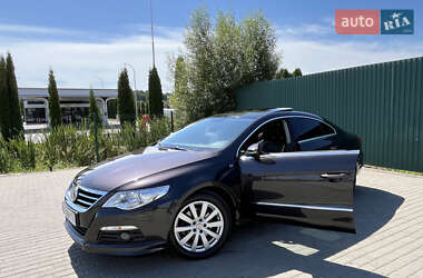 Купе Volkswagen CC / Passat CC 2011 в 