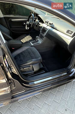 Купе Volkswagen CC / Passat CC 2011 в 