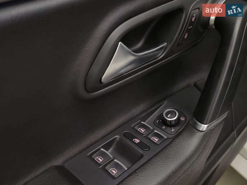 Купе Volkswagen CC / Passat CC 2012 в Николаеве