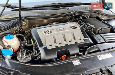 Купе Volkswagen CC / Passat CC 2012 в 