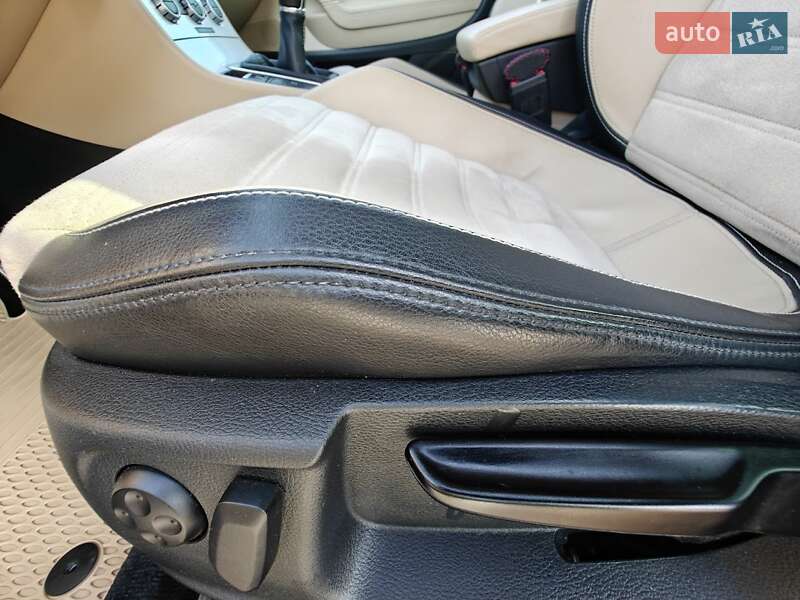 Купе Volkswagen CC / Passat CC 2012 в Киеве