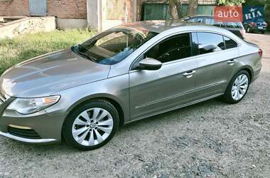 Купе Volkswagen CC / Passat CC 2011 в 