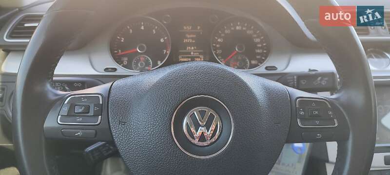 Купе Volkswagen CC / Passat CC 2012 в Києві