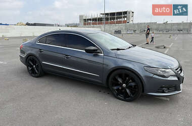 Купе Volkswagen CC / Passat CC 2011 в 