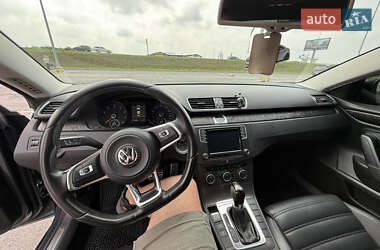 Купе Volkswagen CC / Passat CC 2011 в 