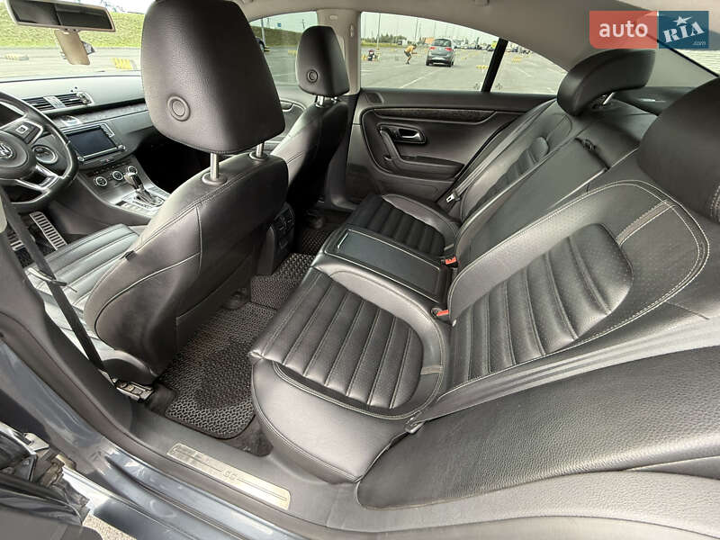 Купе Volkswagen CC / Passat CC 2011 в Львове