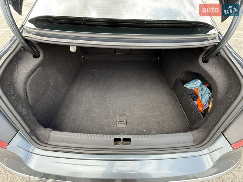 Купе Volkswagen CC / Passat CC 2011 в Львове