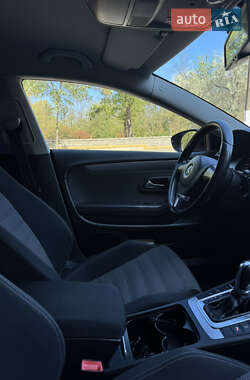 Купе Volkswagen CC / Passat CC 2011 в 