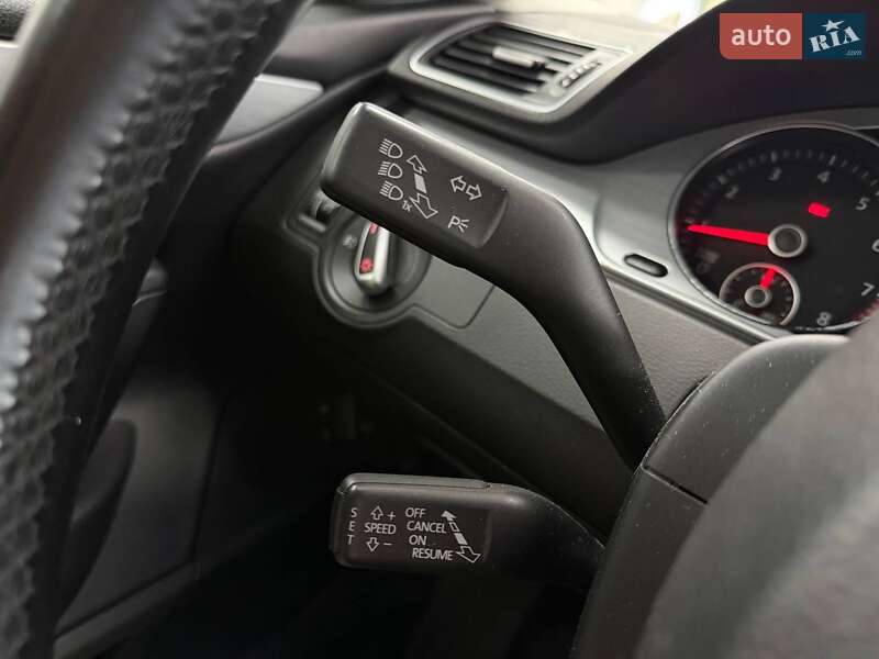 Купе Volkswagen CC / Passat CC 2014 в Киеве