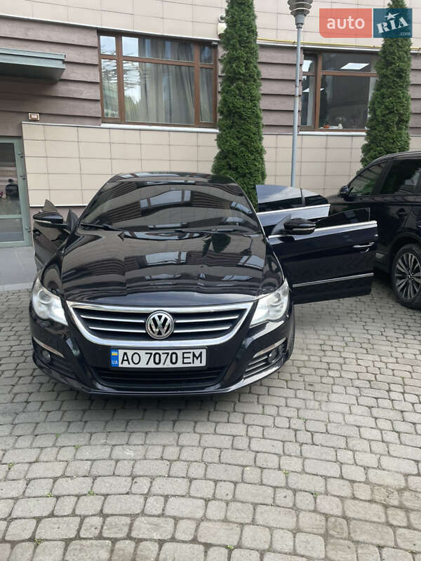 Купе Volkswagen CC / Passat CC 2010 в Ужгороде