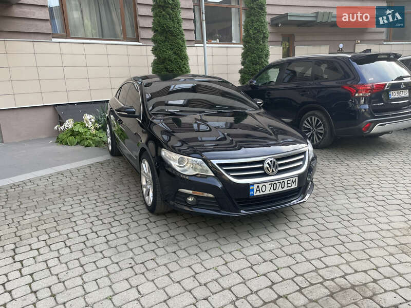 Купе Volkswagen CC / Passat CC 2010 в Ужгороде