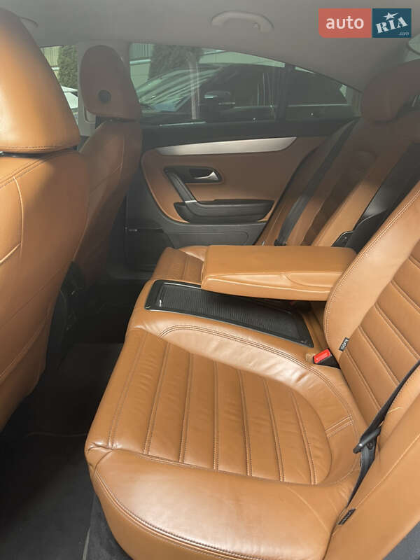 Купе Volkswagen CC / Passat CC 2010 в Ужгороде