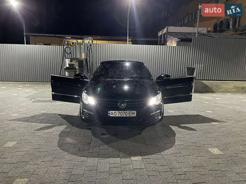 Купе Volkswagen CC / Passat CC 2010 в Ужгороде