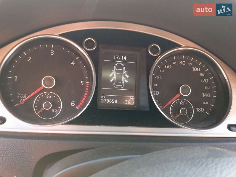 Купе Volkswagen CC / Passat CC 2011 в Чернівцях