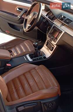 Купе Volkswagen CC / Passat CC 2011 в 