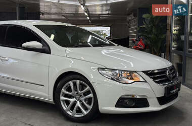 Купе Volkswagen CC / Passat CC 2011 в 