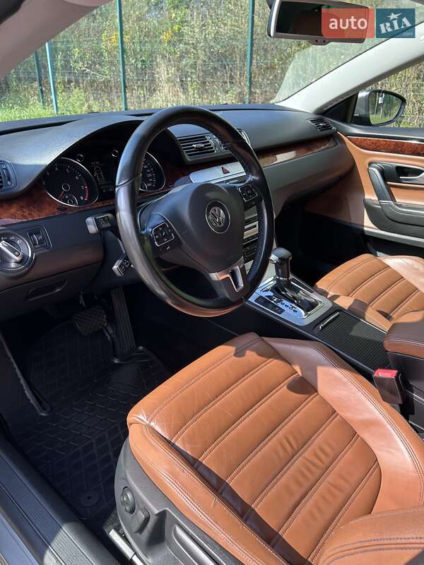 Купе Volkswagen CC / Passat CC 2009 в Киеве