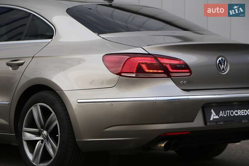 Купе Volkswagen CC / Passat CC 2012 в Києві