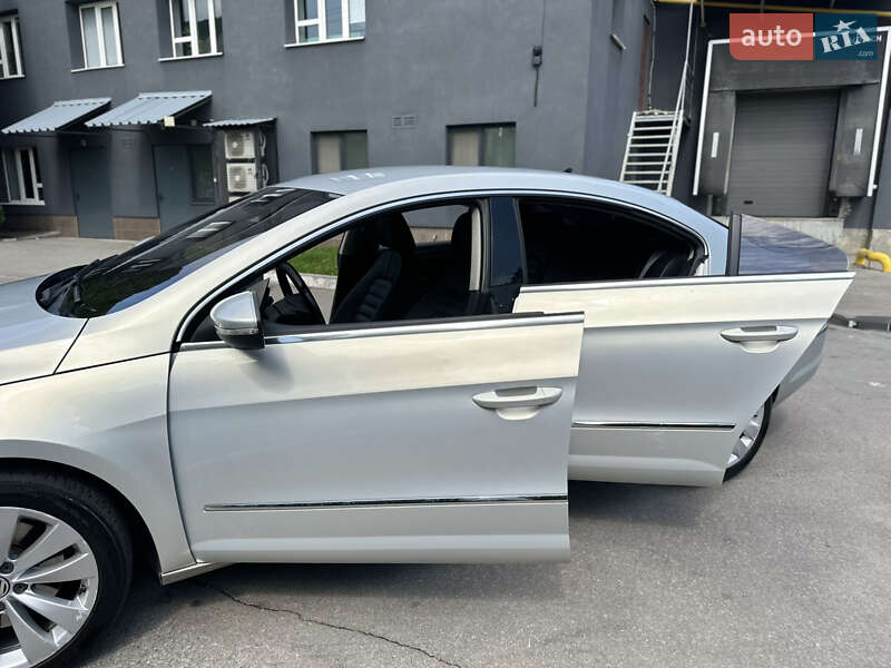Купе Volkswagen CC / Passat CC 2010 в Тернополе