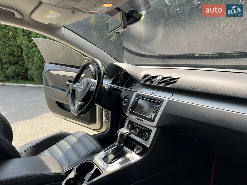 Купе Volkswagen CC / Passat CC 2010 в Тернополе