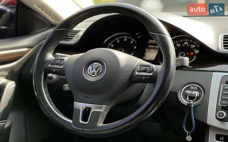 Купе Volkswagen CC / Passat CC 2014 в Львове