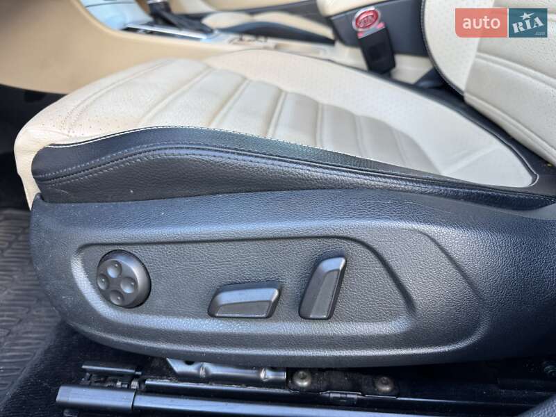 Купе Volkswagen CC / Passat CC 2014 в Киеве
