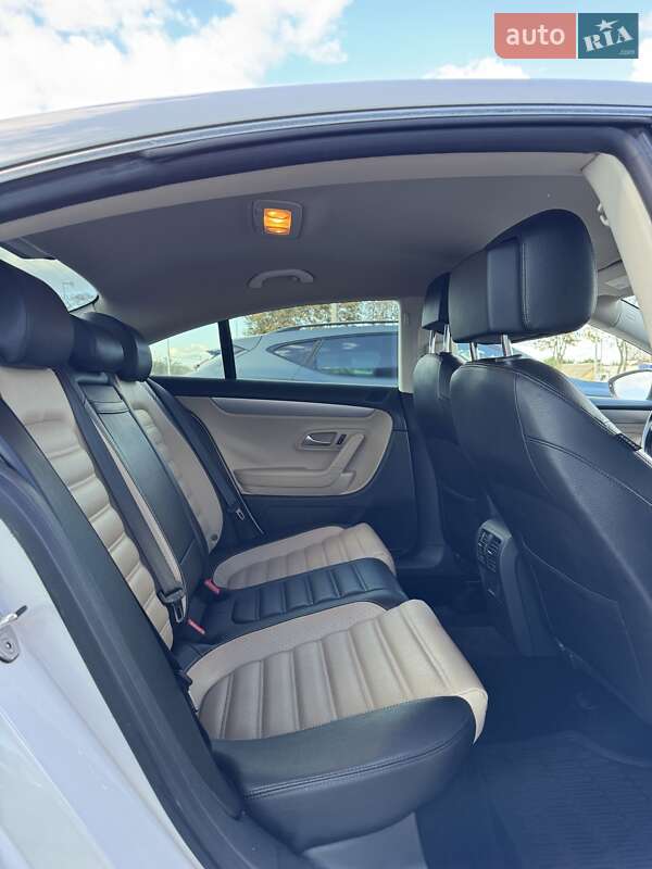 Купе Volkswagen CC / Passat CC 2014 в Киеве