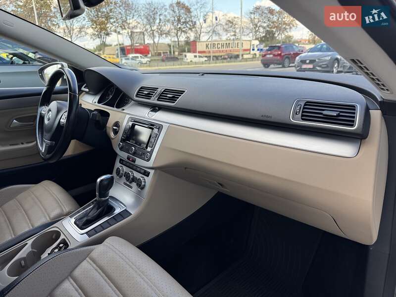 Купе Volkswagen CC / Passat CC 2014 в Киеве