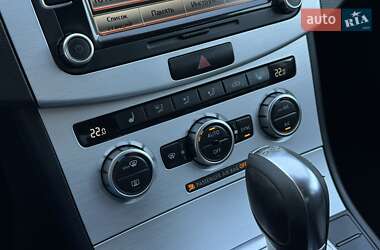 Купе Volkswagen CC / Passat CC 2013 в 
