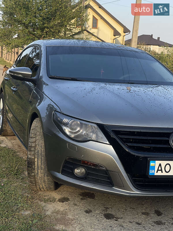 Купе Volkswagen CC / Passat CC 2010 в Калуше