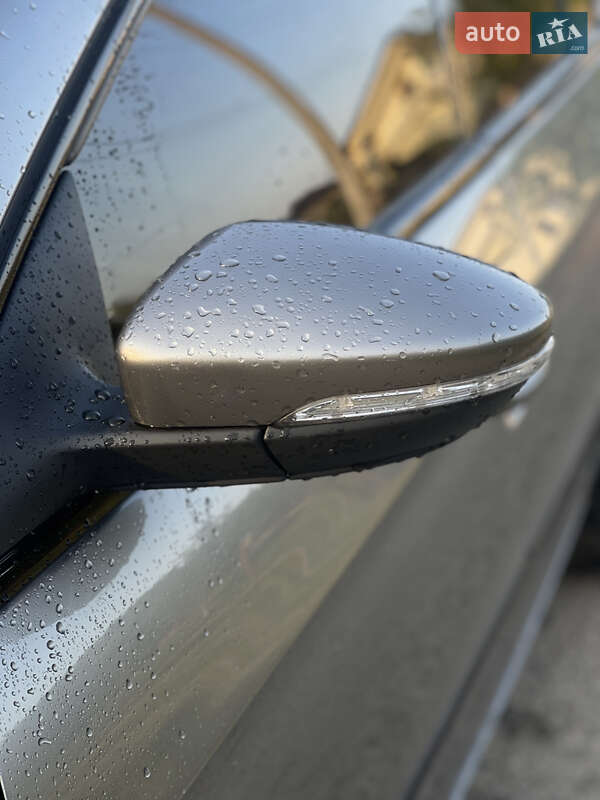 Купе Volkswagen CC / Passat CC 2010 в Калуше