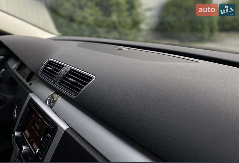 Купе Volkswagen CC / Passat CC 2014 в Ужгороде