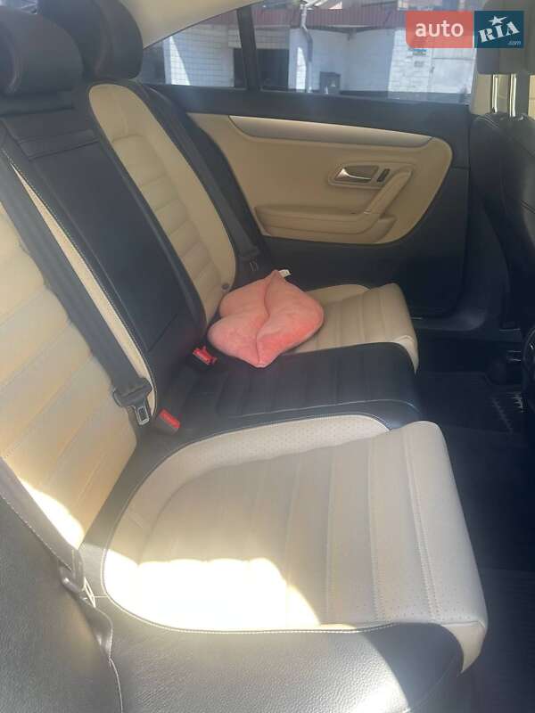 Купе Volkswagen CC / Passat CC 2013 в Киеве