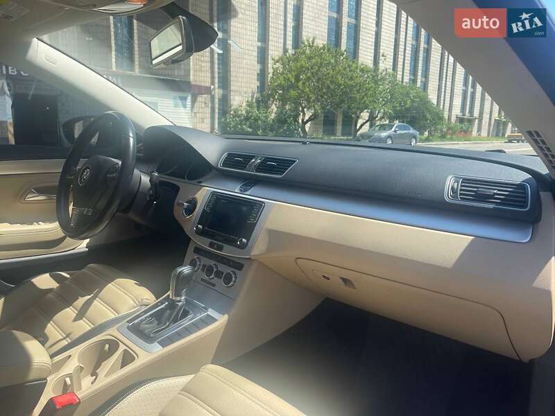 Купе Volkswagen CC / Passat CC 2013 в Киеве