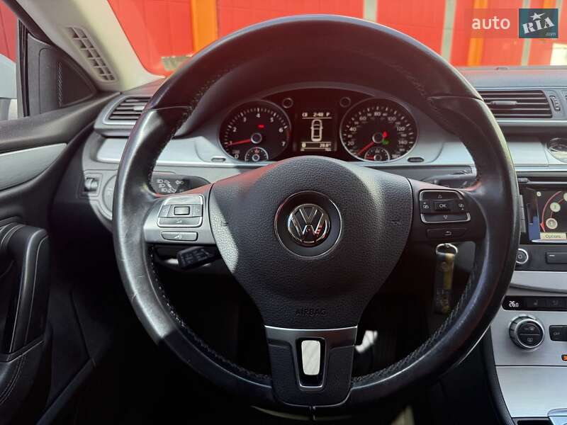 Купе Volkswagen CC / Passat CC 2015 в Киеве