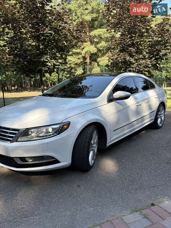 Купе Volkswagen CC / Passat CC 2014 в Киеве