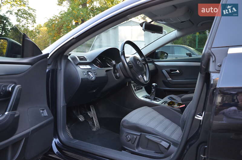 Купе Volkswagen CC / Passat CC 2010 в Киеве