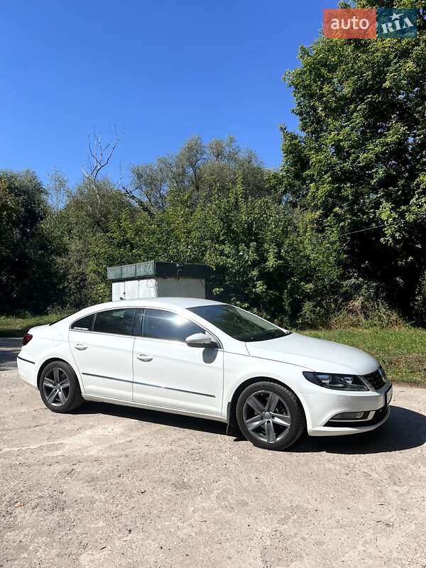 Купе Volkswagen CC / Passat CC 2016 в Чернігові