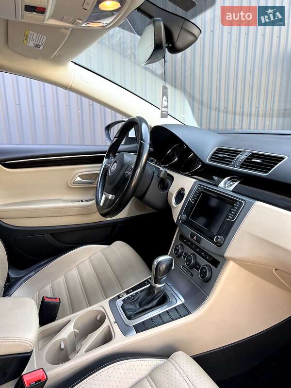 Купе Volkswagen CC / Passat CC 2016 в Чернігові