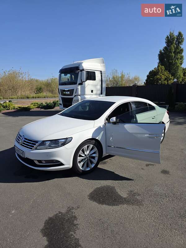 Купе Volkswagen CC / Passat CC 2012 в Умани