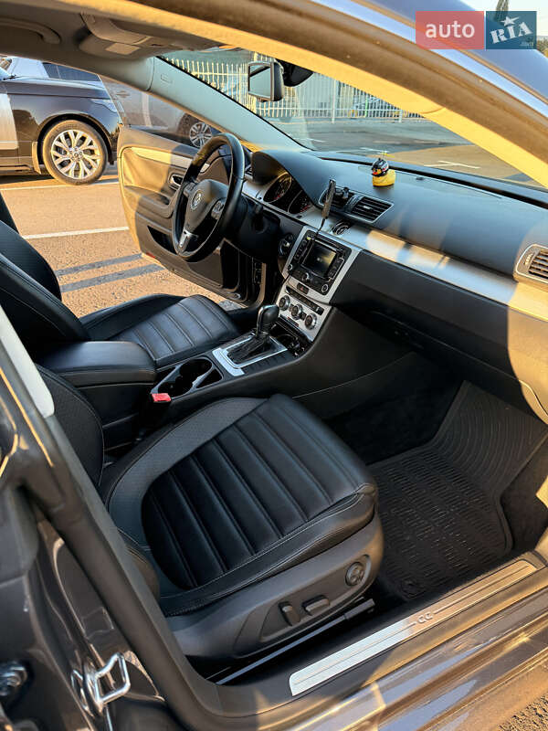 Купе Volkswagen CC / Passat CC 2014 в Киеве