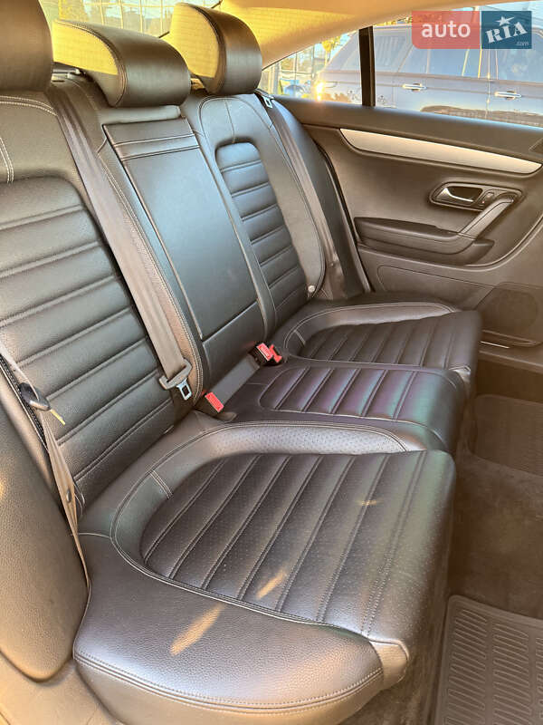 Купе Volkswagen CC / Passat CC 2014 в Киеве
