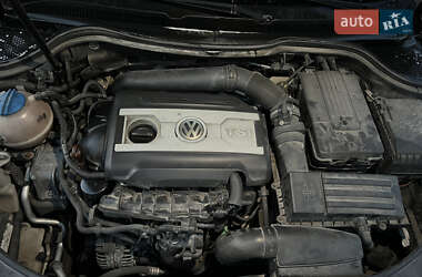 Купе Volkswagen CC / Passat CC 2012 в 
