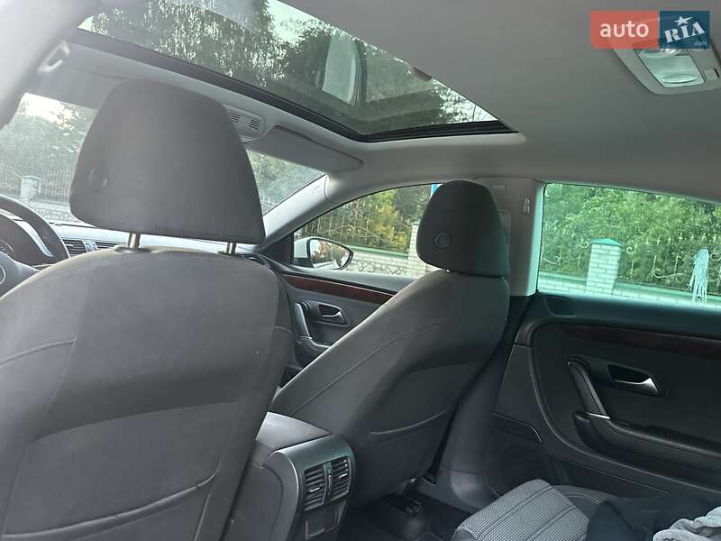 Купе Volkswagen CC / Passat CC 2010 в Сумах