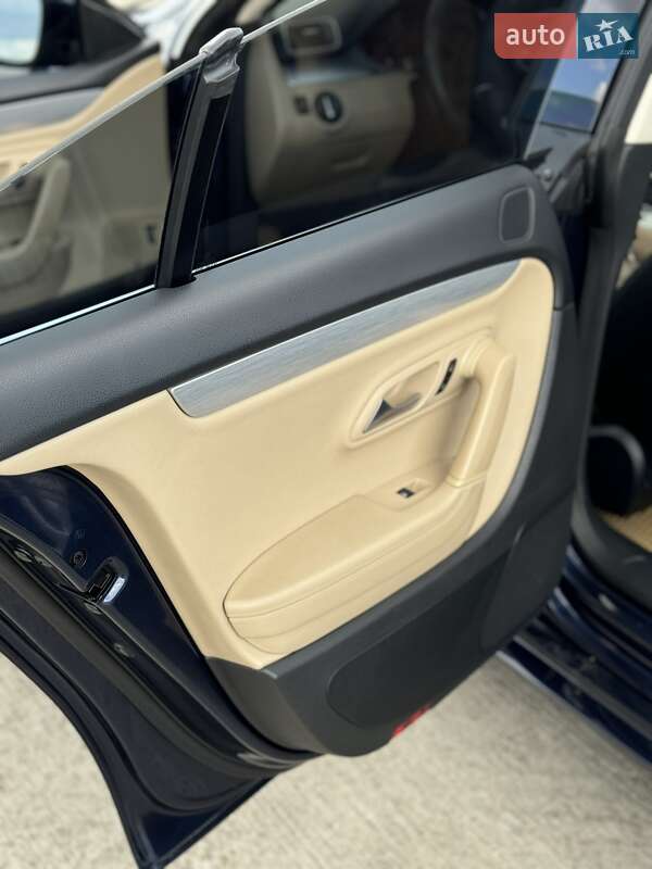 Купе Volkswagen CC / Passat CC 2014 в Киеве