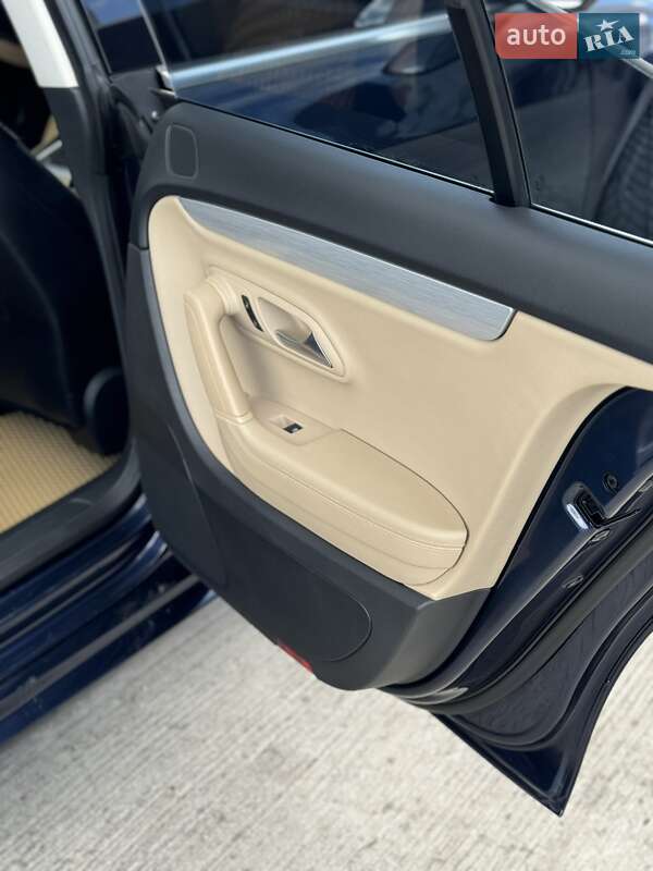 Купе Volkswagen CC / Passat CC 2014 в Киеве