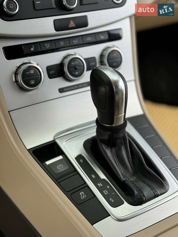 Купе Volkswagen CC / Passat CC 2014 в Киеве
