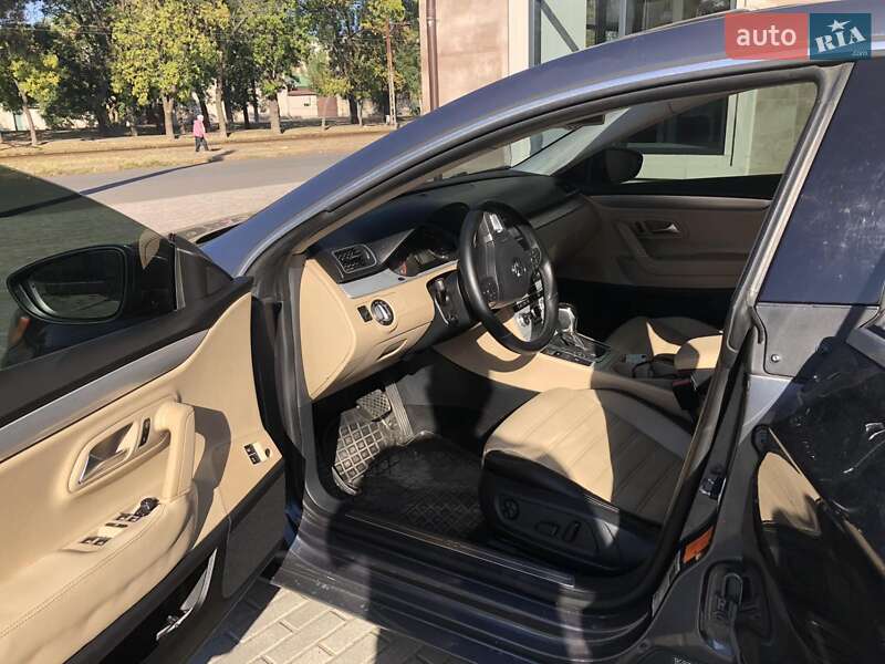 Купе Volkswagen CC / Passat CC 2012 в Николаеве